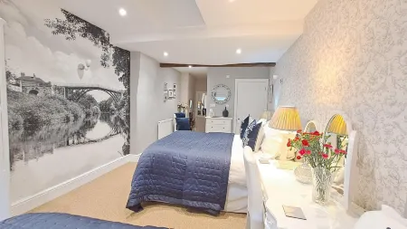 Ironbridge View Townhouse - Award Winning Holiday Home Отели в г. Айронбридж