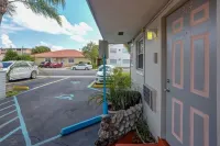 Richard's Motel Extended Stay - Parkering