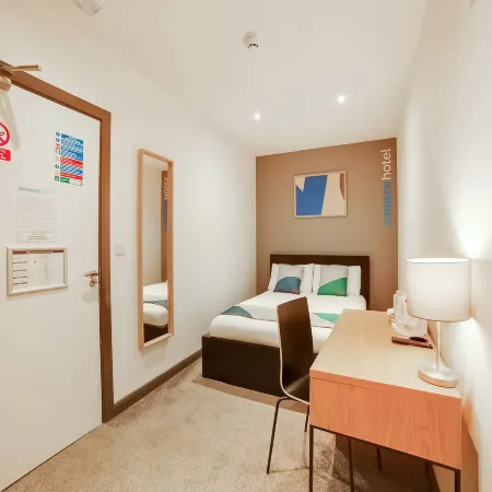 Snooze Hotel