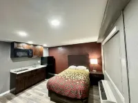 Residency Inn & Studios - parking