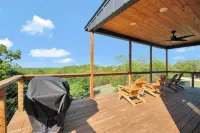 Brand New! Lofted Lookout - gorgeous views near Turner Falls