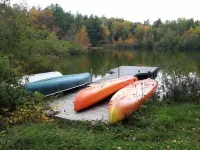 Hickory Hill House: a country retreat, lovely gardens, trails, boats & tennis.