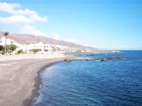 Apartment Near the Beach with Sea Views - Homestays