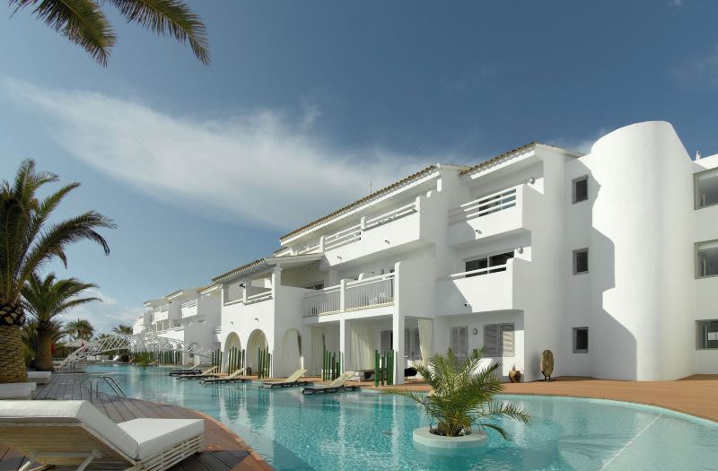 Zona exterior do Ushuaïa Ibiza Beach Hotel