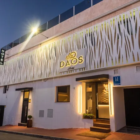 Daos Suites & Terrace Marbella