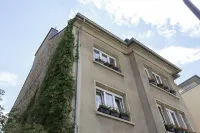 The Queen Luxury Apartments - Villa Medici Отели в г. 