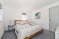 The Little House, Boutique Home Near the Sea