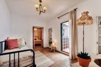 Encanto Guesthouse - Parking