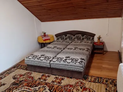 A Whole Holiday House with a Garden in Fonyód for 2-10 Persons Hotels near Fonyód Felsővár