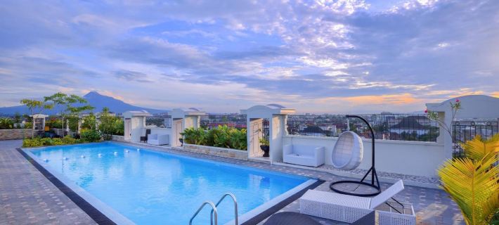 Grand Senyum Hotel Hoteles en Jetis