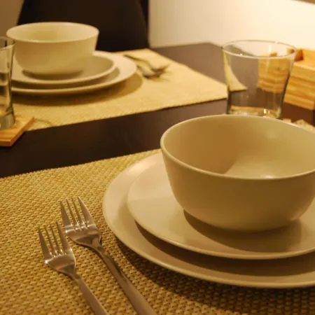 Cpg Serviced Studio w Full Kitchen in Quiet Neighborhood