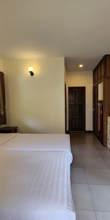 ห้องนอน 1 ห้องพร้อมระเบียง เตียงแฝด