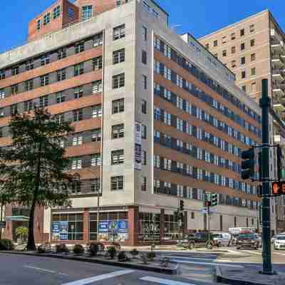 Luxury 2-Bedroom Condo Steps Away from the French Quarter Hotel Exterior