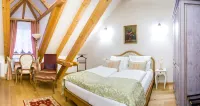 Schloss Thalheim Hotels near Apotheke zum goldenen Lowen