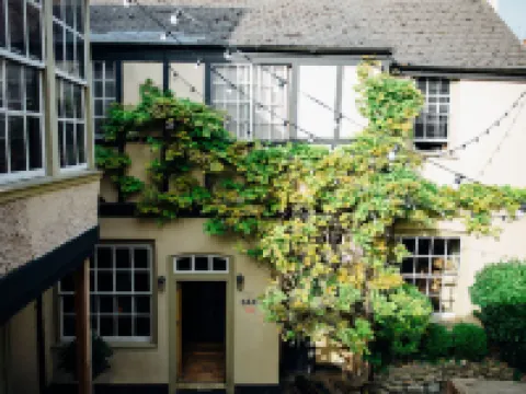 The Crown and Thistle Hotels in Abingdon