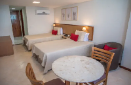 Sol Victoria Marina Hotels near Porto da Barra