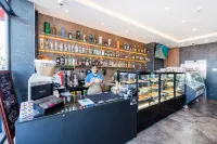 Islet Seaview 1 Bedroom Apartment With 2 Balconies