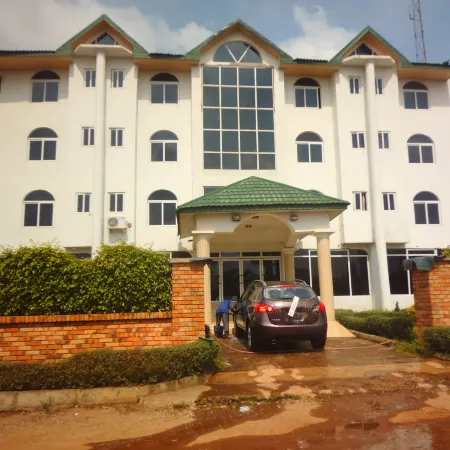 Wadoma Royale Hotel