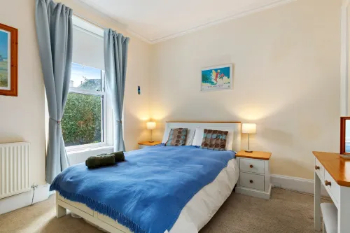 Sherbourne House - Seaside Apartment - 3-Star