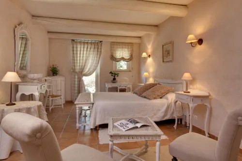 Mas de Fauchon Hotels in Lambesc