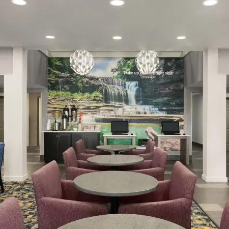 La Quinta Inn & Suites by Wyndham Cookeville