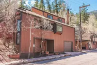 Cozy Manitou Mountain Home- Prime location! The Poppy Seed附近的飯店