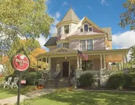 White Lace Inn - Inns