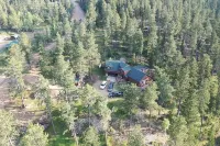 JR's Hideaway- Secluded Cabin on 3.5 acres in Northern Black Hills