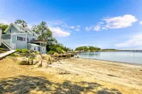 Private Beach!  Dream vacation at your private beach in Gloucester