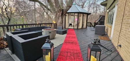 Wisconsin Treehouse Getaway! Отели в г. Racine County