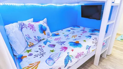 Destin west, Ocean view, walk to the beach, lazy river, hot tubs and 7 pools