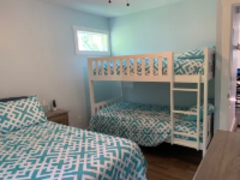 Brand new 2 bedroom carriage house with patio in the heart of Frankfort!