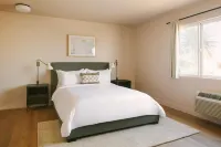 Hotel Solarena Newport Beach, a Dazzler Select by Wyndham - Beach