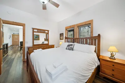 Modern Log Cabin in Private Setting Hotels near Alliance Bible Fellowship