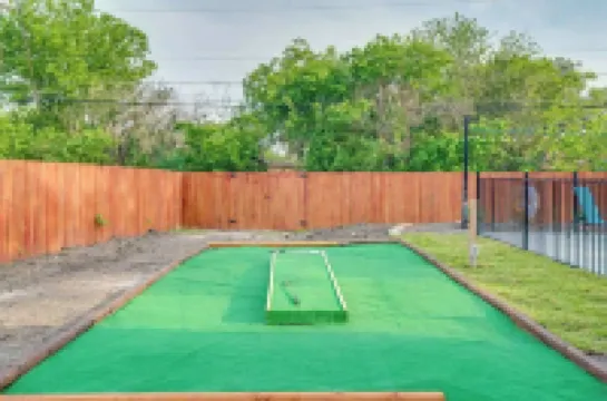 Fun 3bed/2Bath home with pool