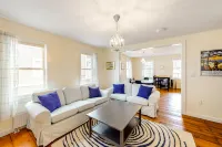 First-floor condo with shared laundry - steps to ski bus pickup, walk to dining Hotels in Cavendish