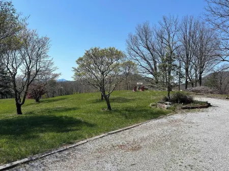 Secluded Mountain Retreat w/ 360° Views & Fire Pit Отели в г. Клир Крик