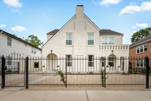 90°F Pool & Hot Spa • Gated  4 Pkg • All Ensuite • Sleeps 17