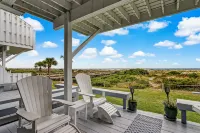 Oceanfront View and Multi-Level Living - Spacious Beach Haven Hotels in Nassau County