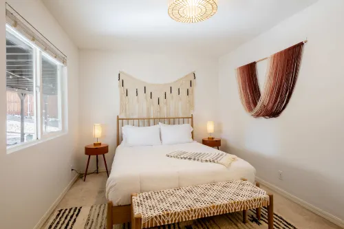 Desert Oasis with Hot Tub in Joshua Tree