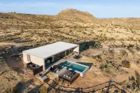 Breathtaking Pool with Desert Views - Exquisite Wellness Retreat
