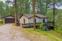 Mountain-view house with washer/dryer, fireplace, gas grill, balcony, & patio