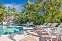 Beach Condo Near the Beach, Shared Pool, and High-Speed WiFi Hotels in Anna Maria