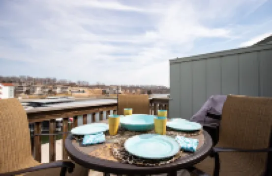 Access to Lake View Pool and Boat Slip Available - Charming Lake Retreat