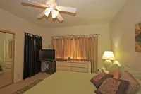 Ground Level Condominium with Pool and Golf Access - Elegant Oasis