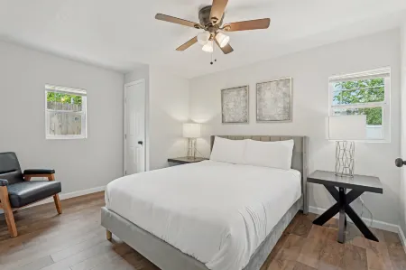 Spacious Gathering Areas and Pool Table - Inviting Retreat