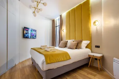 Live Like Real Parisians in the Heart of Paris 파리 호텔