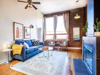 Spacious Old City Loft Hotels in Knox County
