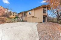 Spacious Layout and Dedicated Office - Beautiful Family Haven Hotels in East End