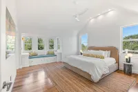 Family-Friendly Escape with Gourmet Kitchen and Outdoor Bliss - Stunning Retreat